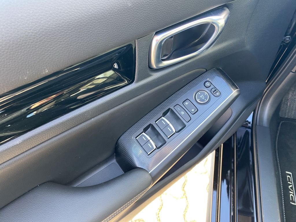 Fahrzeugabbildung Honda Civic e:HEV 2.0 i-MMD Hybrid Advance (FE)