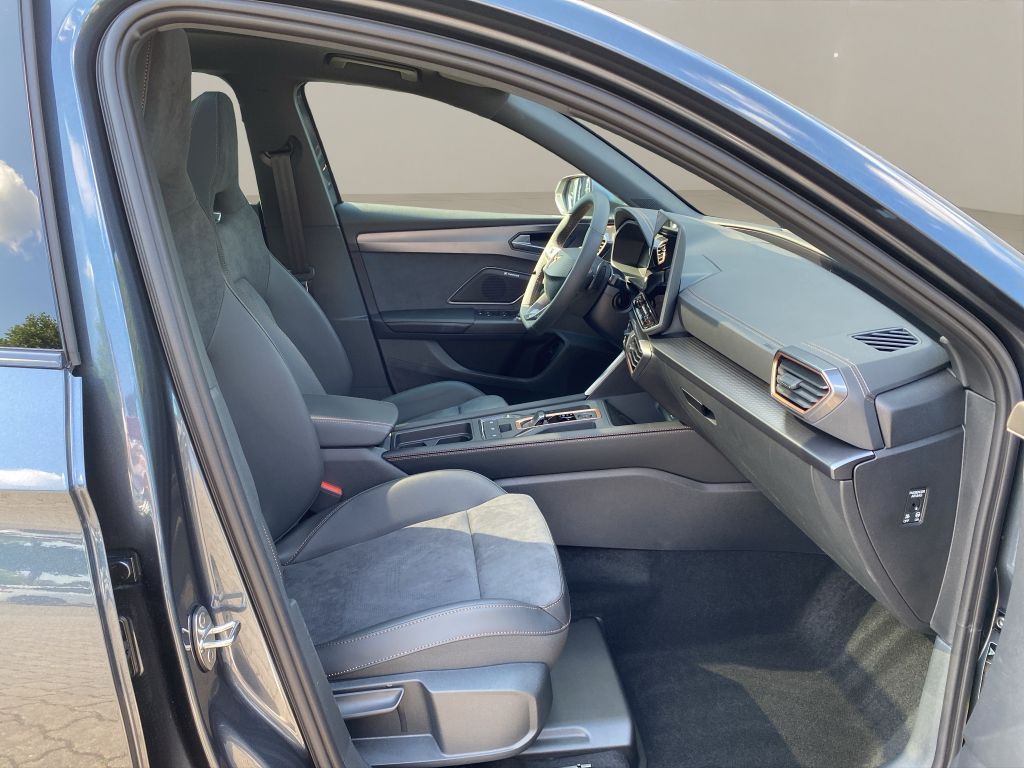 Fahrzeugabbildung CUPRA Leon Sportstourer 1.5 eTSI DSG