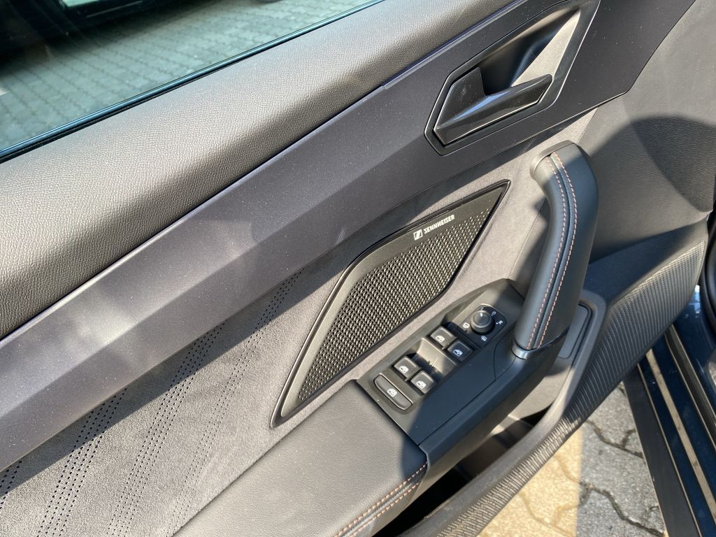 Fahrzeugabbildung CUPRA Leon Sportstourer 1.5 eTSI DSG