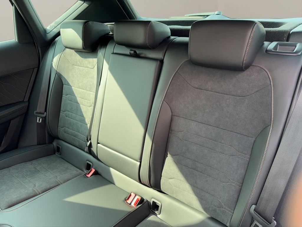 Fahrzeugabbildung CUPRA Ateca 1.5 TSI DSG