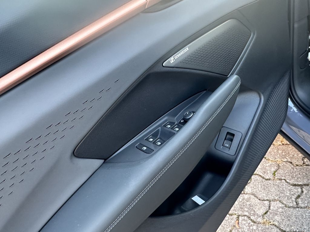 Fahrzeugabbildung CUPRA Terramar 2.0 TSI 4Drive DSG VZ
