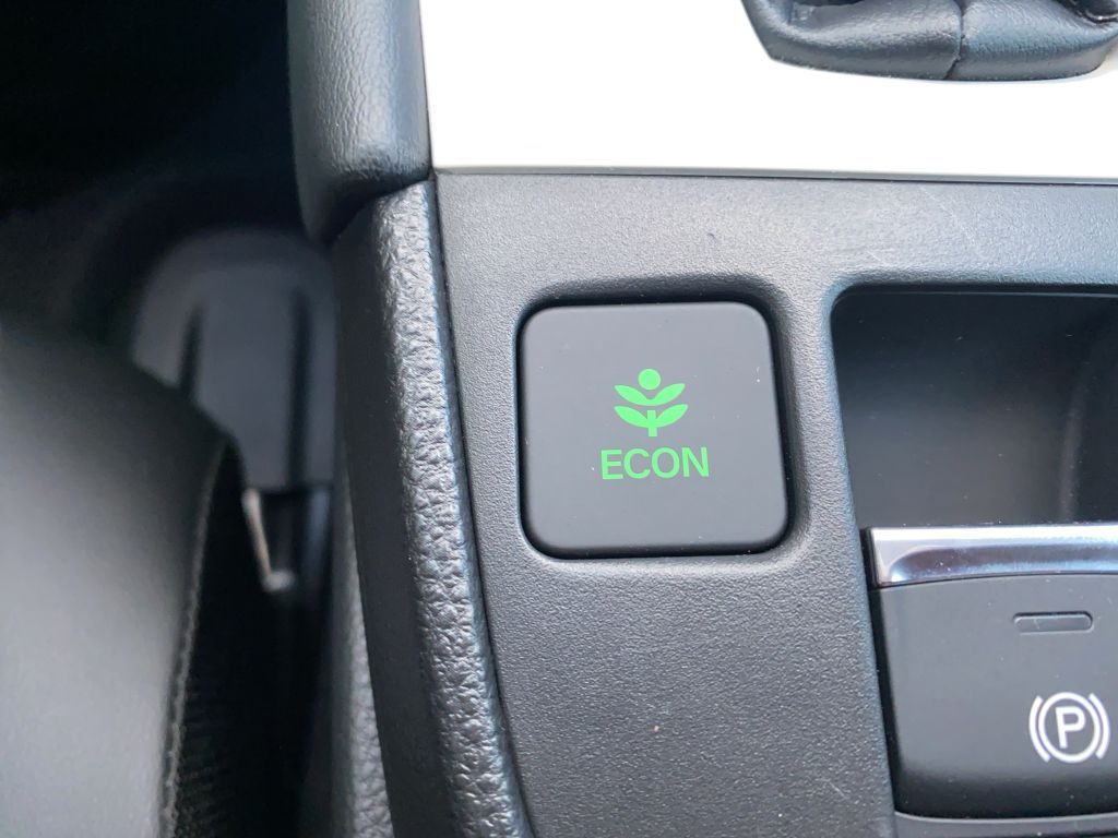 Fahrzeugabbildung Honda Jazz 1.5 i-MMD Hybrid e-CVT Elegance