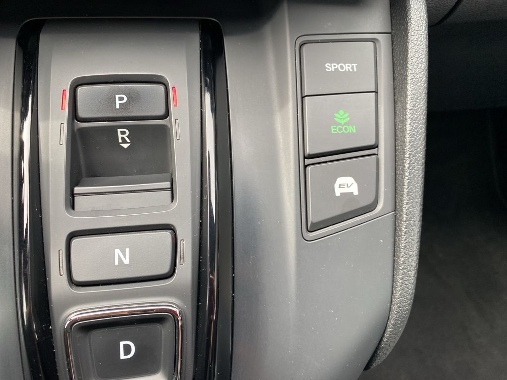Fahrzeugabbildung Honda CR-V 2.0 i-MMD Hybrid 2WD Sport Line