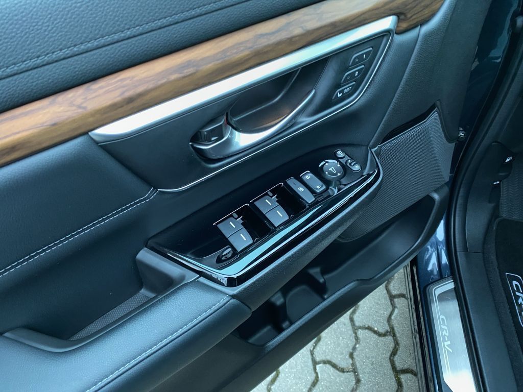 Fahrzeugabbildung Honda CR-V 2.0 i-MMD Hybrid 4WD Executive