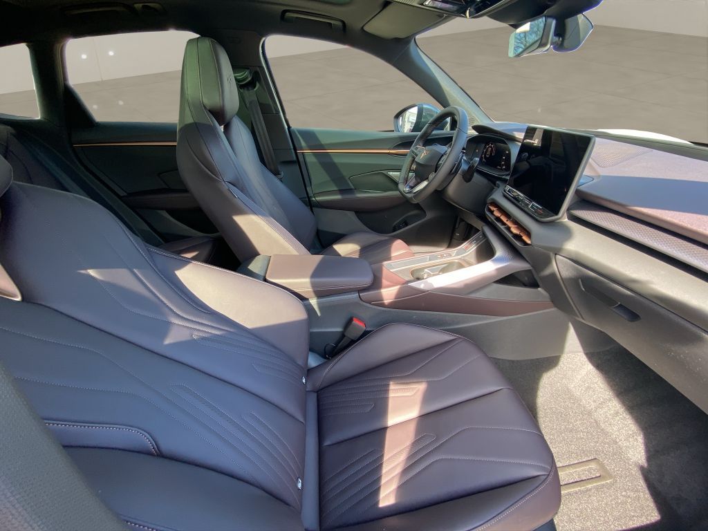 Fahrzeugabbildung CUPRA Terramar 1.5 e-Hybrid DSG VZ
