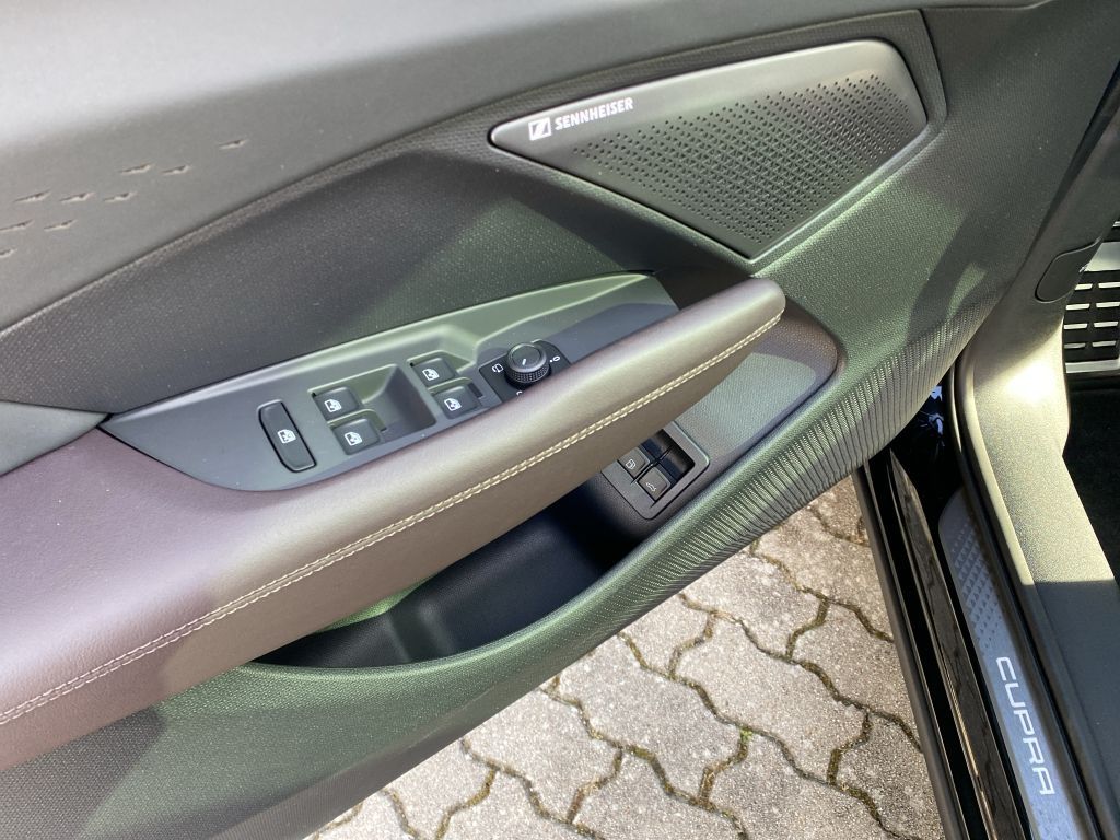 Fahrzeugabbildung CUPRA Terramar 1.5 e-Hybrid DSG VZ