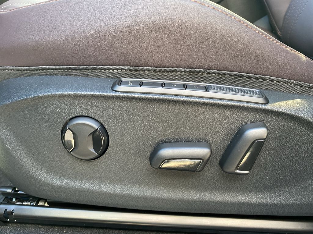 Fahrzeugabbildung CUPRA Terramar 1.5 e-Hybrid DSG VZ