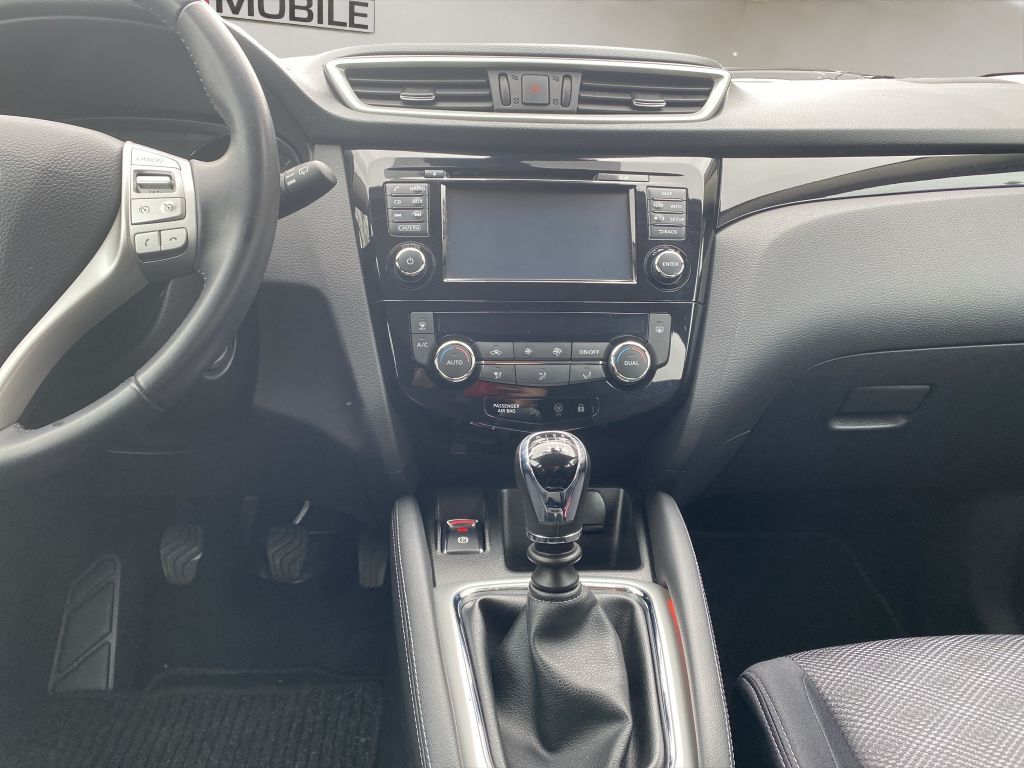 Fahrzeugabbildung Nissan Qashqai 1.2 DIG-T ACENTA