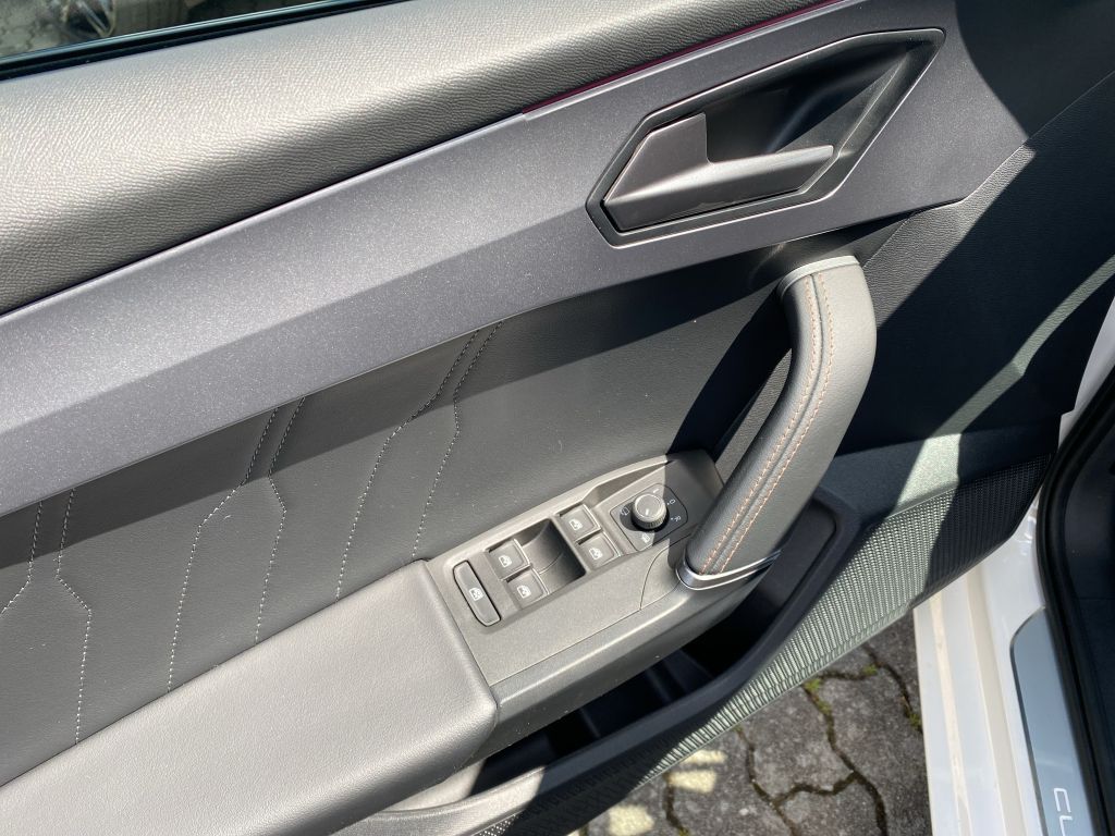 Fahrzeugabbildung CUPRA Leon Sportstourer 2.0 TSI 4Drive DSG VZ