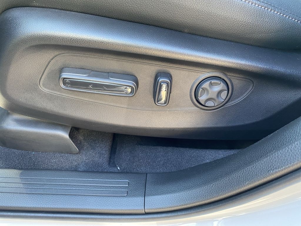 Fahrzeugabbildung Honda CR-V e:HEV 2.0 i-MMD Hybrid AWD Advance (RS)