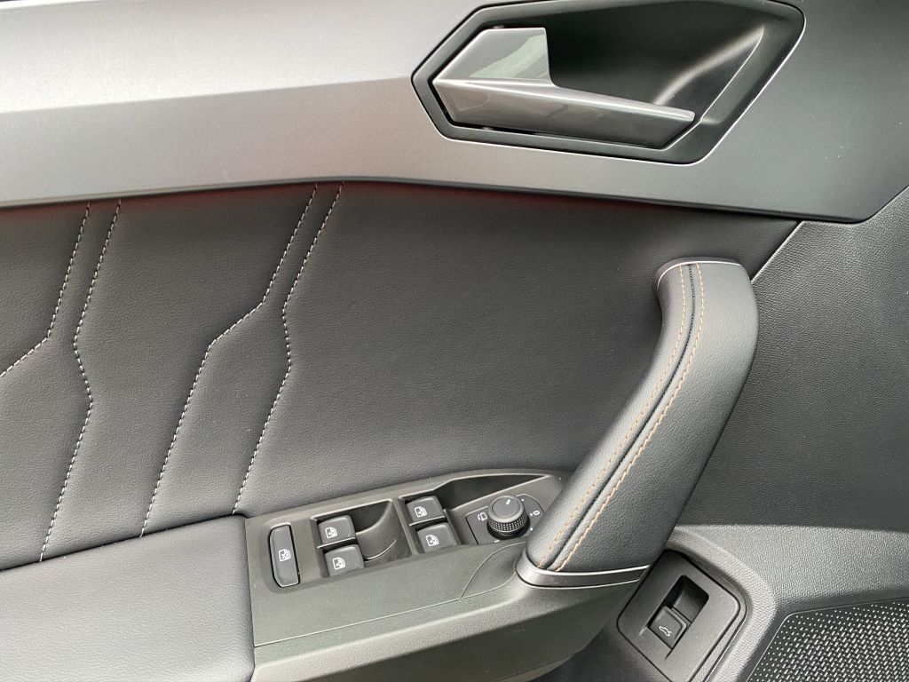 Fahrzeugabbildung CUPRA Leon Sportstourer 2.0 TSI 4Drive DSG VZ