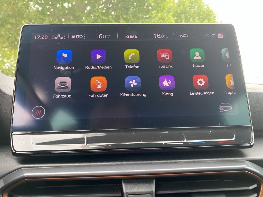 Fahrzeugabbildung CUPRA Leon Sportstourer 2.0 TSI 4Drive DSG VZ