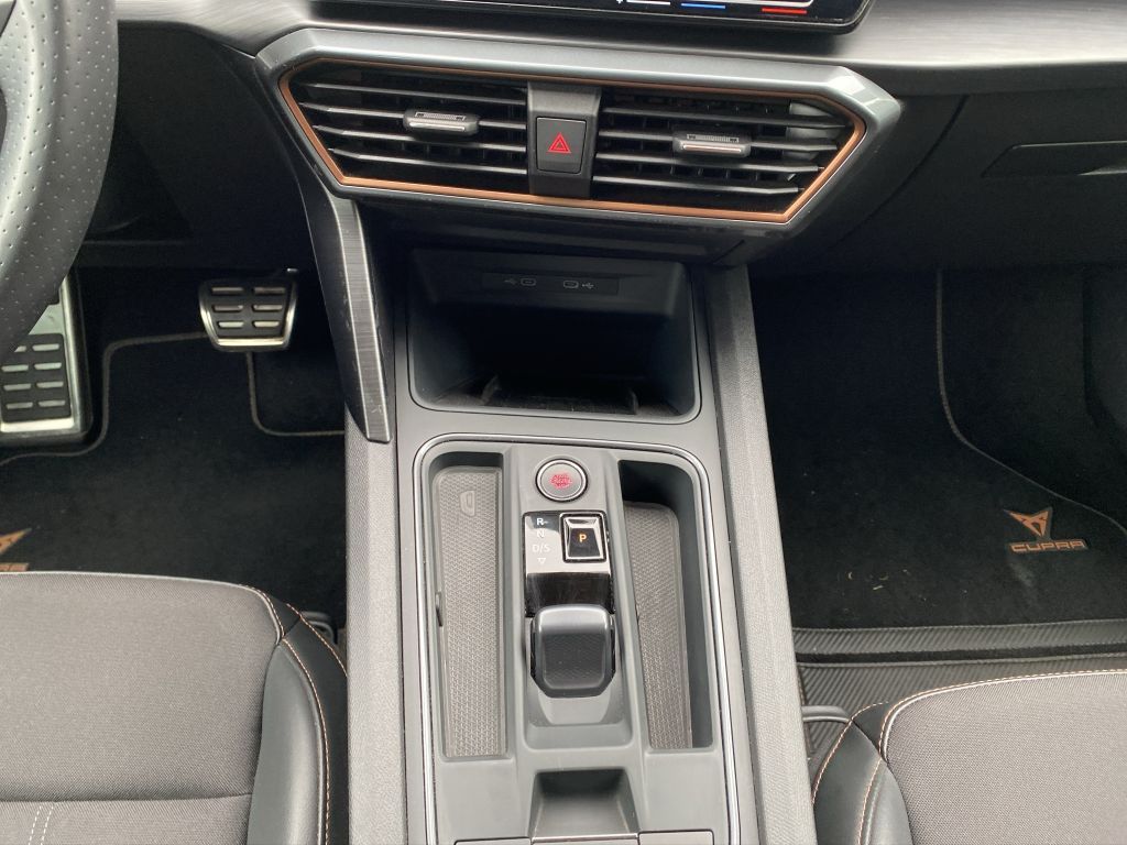 Fahrzeugabbildung CUPRA Leon Sportstourer 1.4 e-Hybrid (150 kW System)