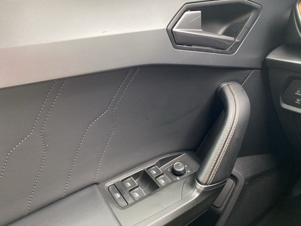 Fahrzeugabbildung CUPRA Leon Sportstourer 1.4 e-Hybrid (150 kW System)