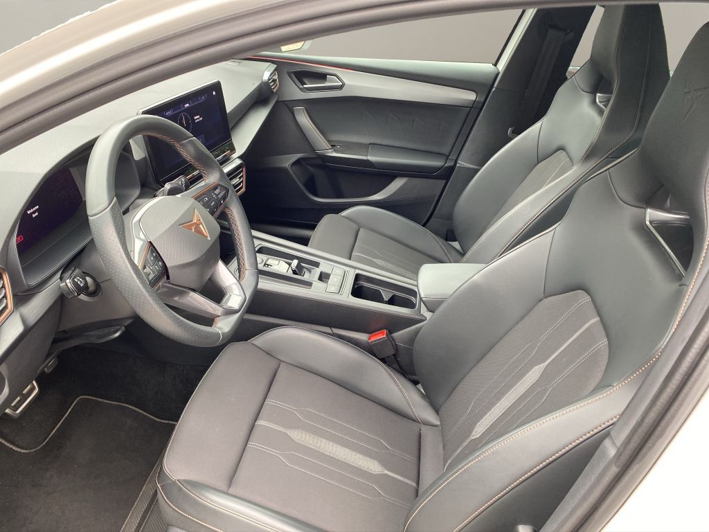 Fahrzeugabbildung CUPRA Leon Sportstourer 1.4 e-Hybrid (150 kW System)