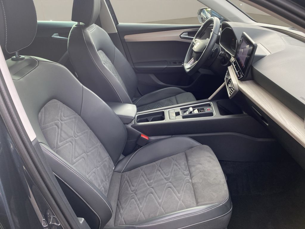 Fahrzeugabbildung SEAT Leon 1.5 eTSI ACT OPF DSG Xcellence